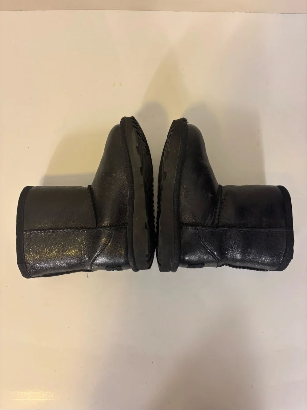 UGG Black Metallic Shimmer Shearling Fur Lined Winter Boots Little Girl’s 8